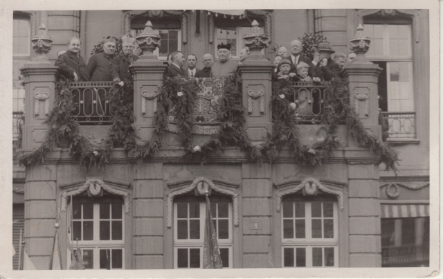 Bin Puricelli Haus Speisemarkt Herrschaften Balkon 1920_30